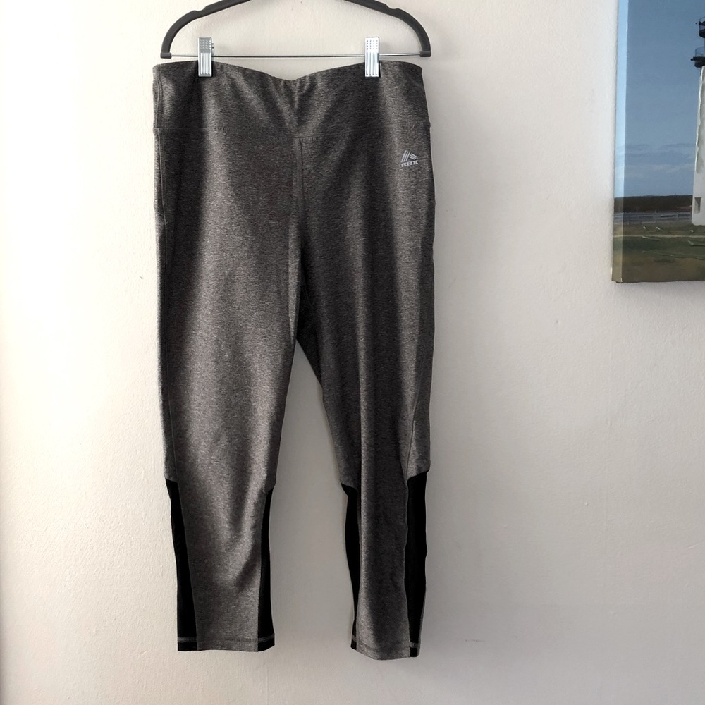 Reebok Capri leggings with black ventilation